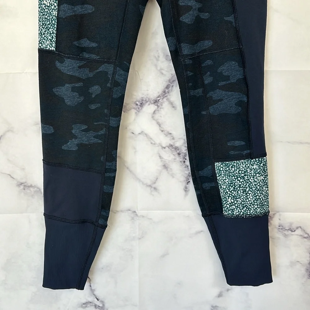 LULULEMON Wunder Under Pant Sashiko Inkwell Navy Blue Camo Size 6